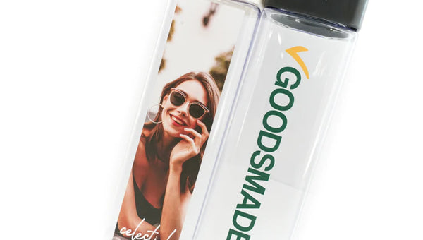 オリジナル水筒を作ろう!1個から最安値で作成可能のスクエアクリアボトル!便利でスタイリッシュなデザインが魅力!