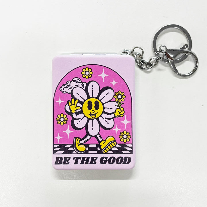 オリジナルグッズ・ノベルティのグッズメイド【GOODS MADE】 オリジナルコンパクトミラーキーホルダーRMR04 オリジナル折りたたみコンパクトミラー ラウンド形・楕円~形 |1個400円~!1個から作成可能|フルカラー印刷対応