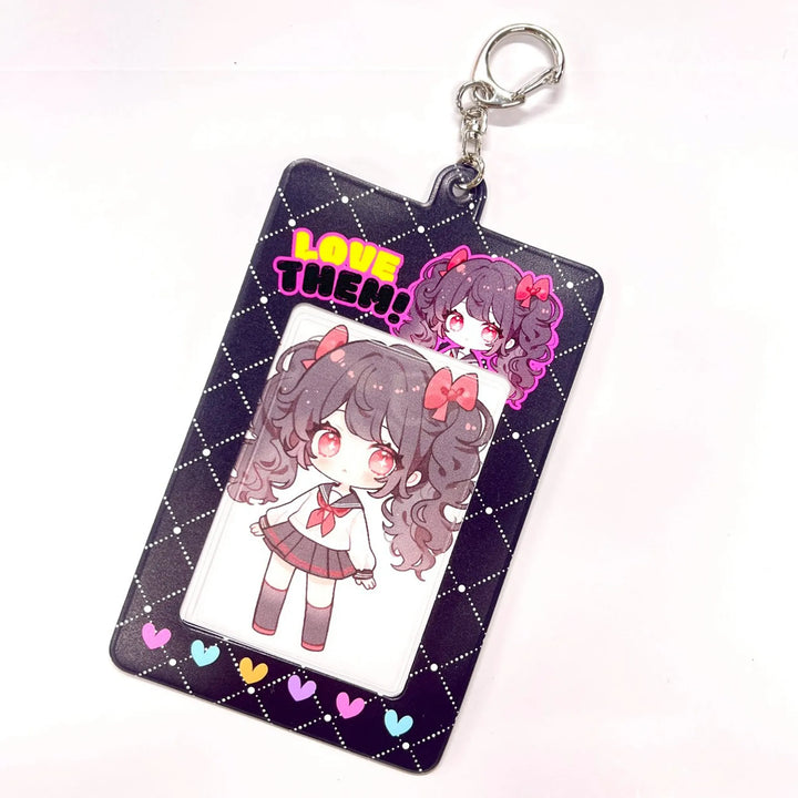 カラフルなストライプ柄にアイドル写真をあしらったオリジナルチェキホルダー