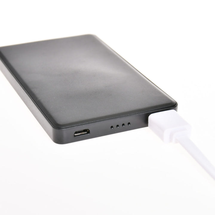 オリジナルグッズ・ノベルティのグッズメイド【GOODS MADE】 オリジナルモバイルバッテリー/4000ｍAh4段階残量ランプ付き スクエア型　BTR02 オリジナルモバイルバッテリー/4000ｍ段階残量ランプ付き スクエア型　｜1個1650円～！1個から作成可能｜フルカラー印刷対応